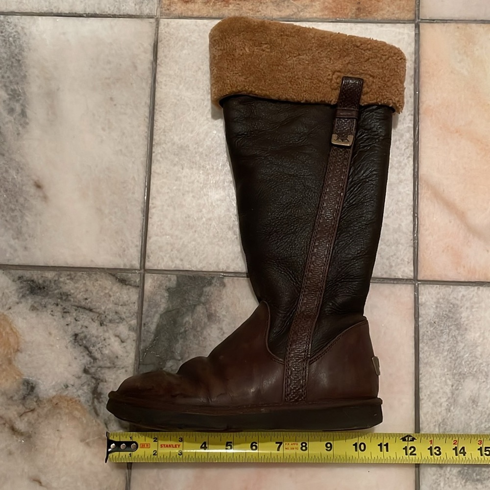UGG Lodge Boots size/8 fully lined Sherpa with zippers for easy on/off - Picture 6 of 8
